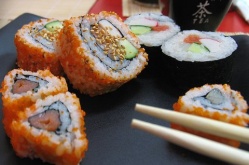 Роспотребнадзор забраковал 55 столичных ресторанов японской кухни