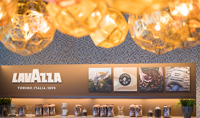 Новое кафе Lavazza с премиальной линейкой кофе ¡Tierra! Selection открылось в гастромаркете Eataly