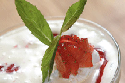 Сека сарада (мелко нарезанное ягодное ассорти в соусе)