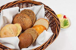 Производство хлеба в ресторане: «за» и «против»